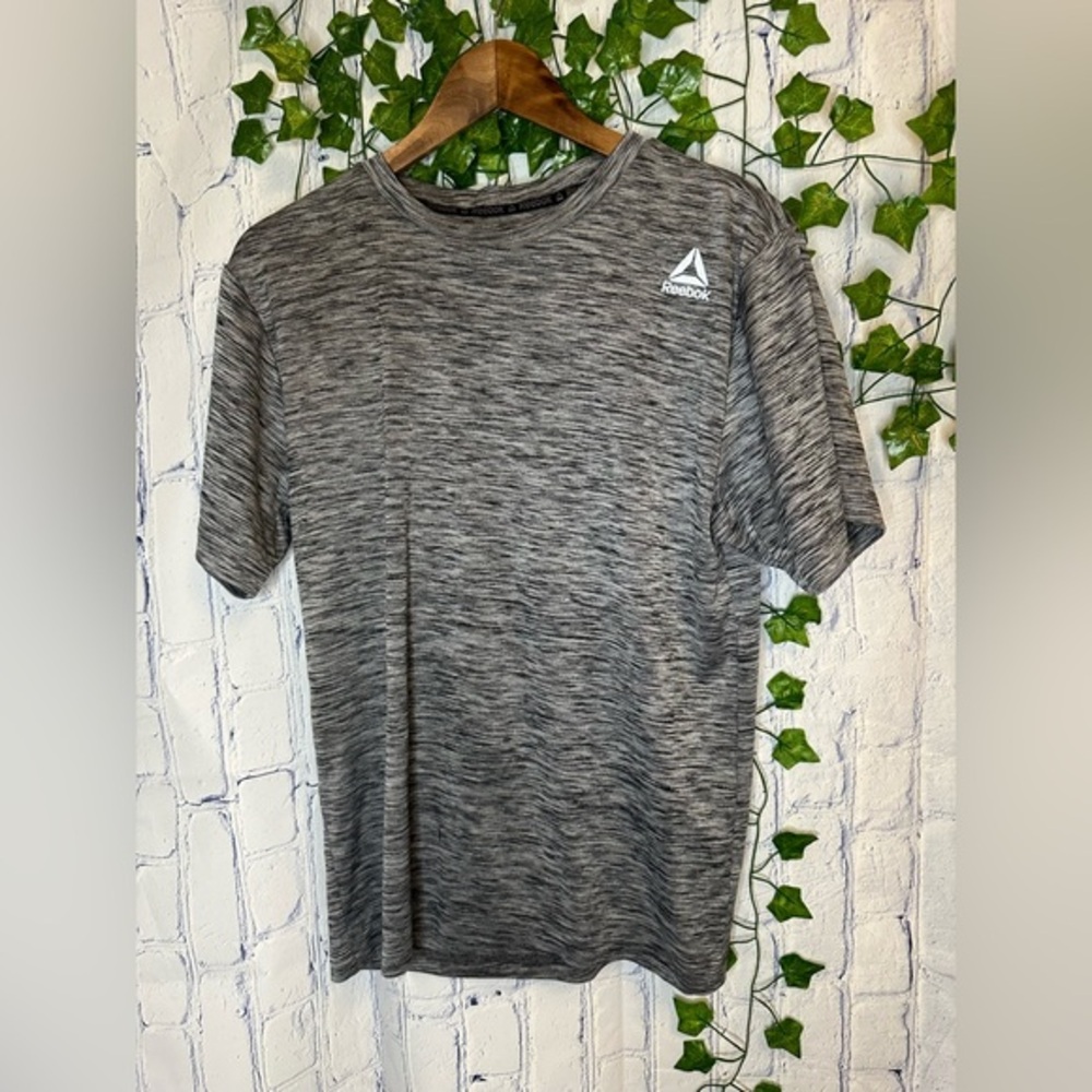 REEBOK GREY GYM SHIRT‎ SMALL DRI FIT
